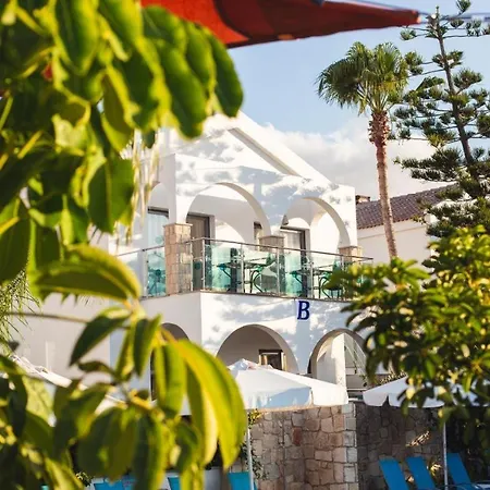 Latchi Escape And ネオ・チョリオ