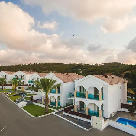 Latchi Escape And 4*