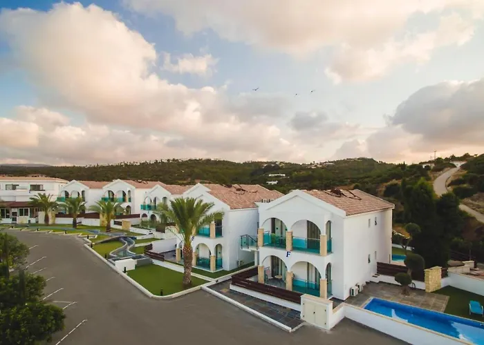 Latchi Escape And 4*