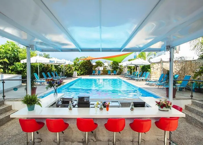 Latchi Escape And 4*