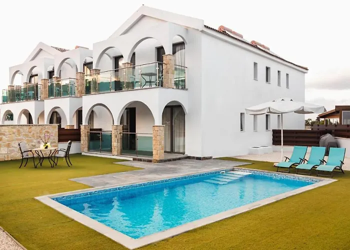 Latchi Escape And 4*