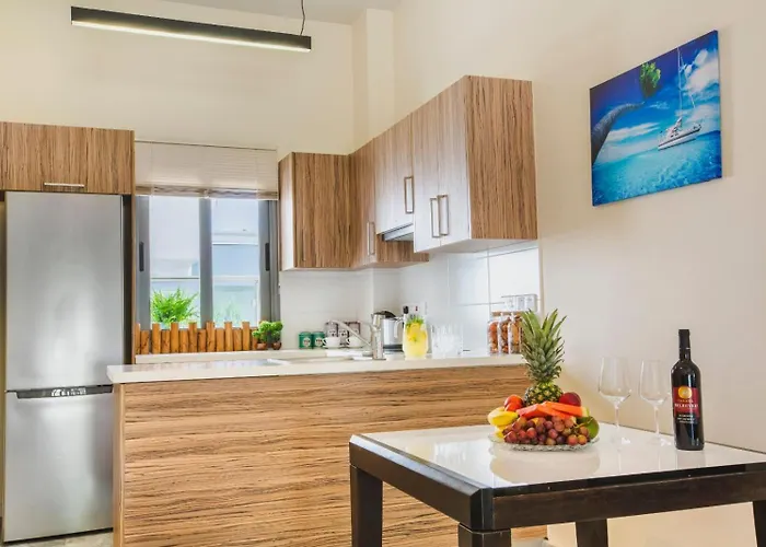 Hotell Latchi Escape And 4*