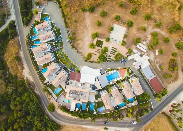 Latchi Escape And 4* Нео-Хорио