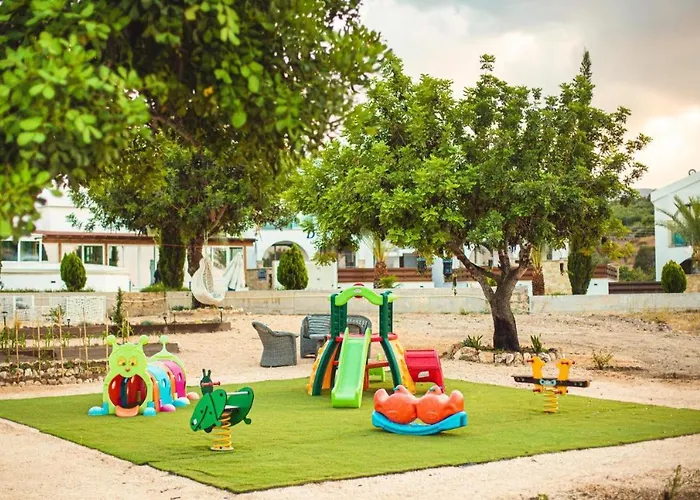 Latchi Escape And Hotell